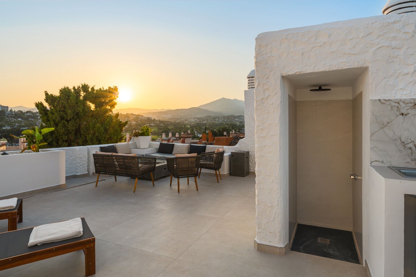 3 chambre Penthouse à vendre à Marbella avec piscine - 950 000 € (Ref: 10186476)