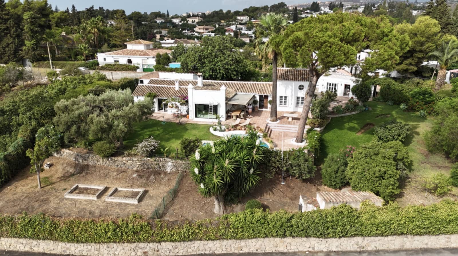 4 slaapkamer Villa te koop in Guadalmina met zwembad garage - € 1.650.000 (Ref: 10186483)