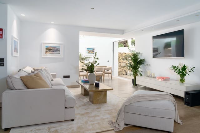 6 soverom Villa til salgs i Nueva Andalucía Centro, Marbella med svømmebasseng garasje - € 2 490 000 (Ref: 10186487)