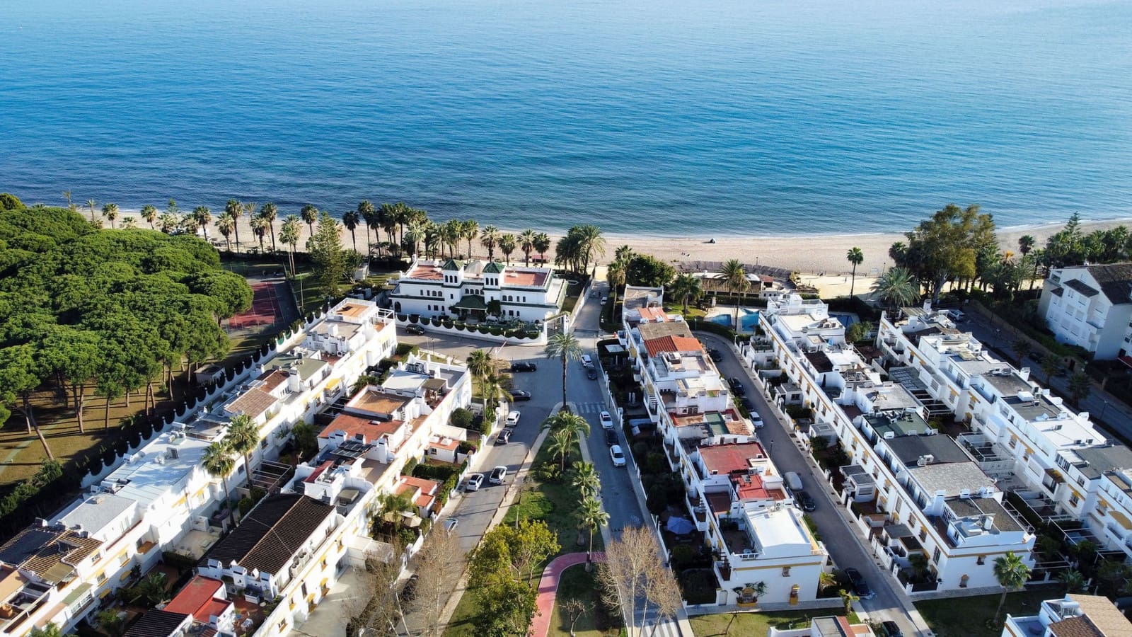 4 bedroom Townhouse for sale in Marbella with garage - € 2,895,000 (Ref: 10186500)