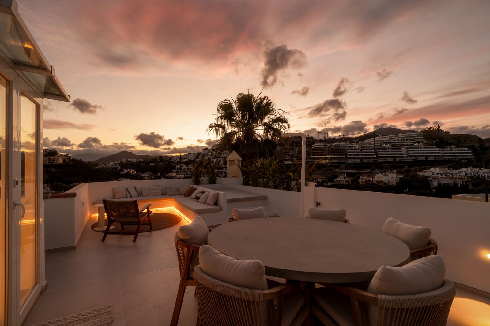 3 bedroom Penthouse for sale in Benahavis with pool garage - € 1,195,000 (Ref: 10186511)