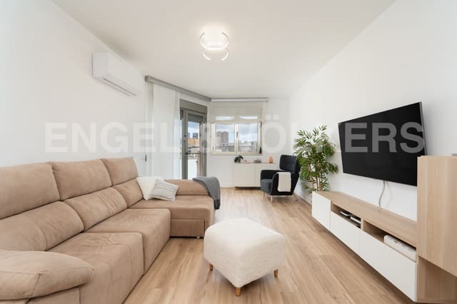 2 bedroom Apartment for sale in Las Palmas de Gran Canaria - € 395,000 (Ref: 8820483)
