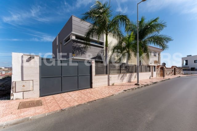 4 bedroom Villa for sale in San Bartolomé de Tirajana - € 1,350,000 (Ref: 8820554)
