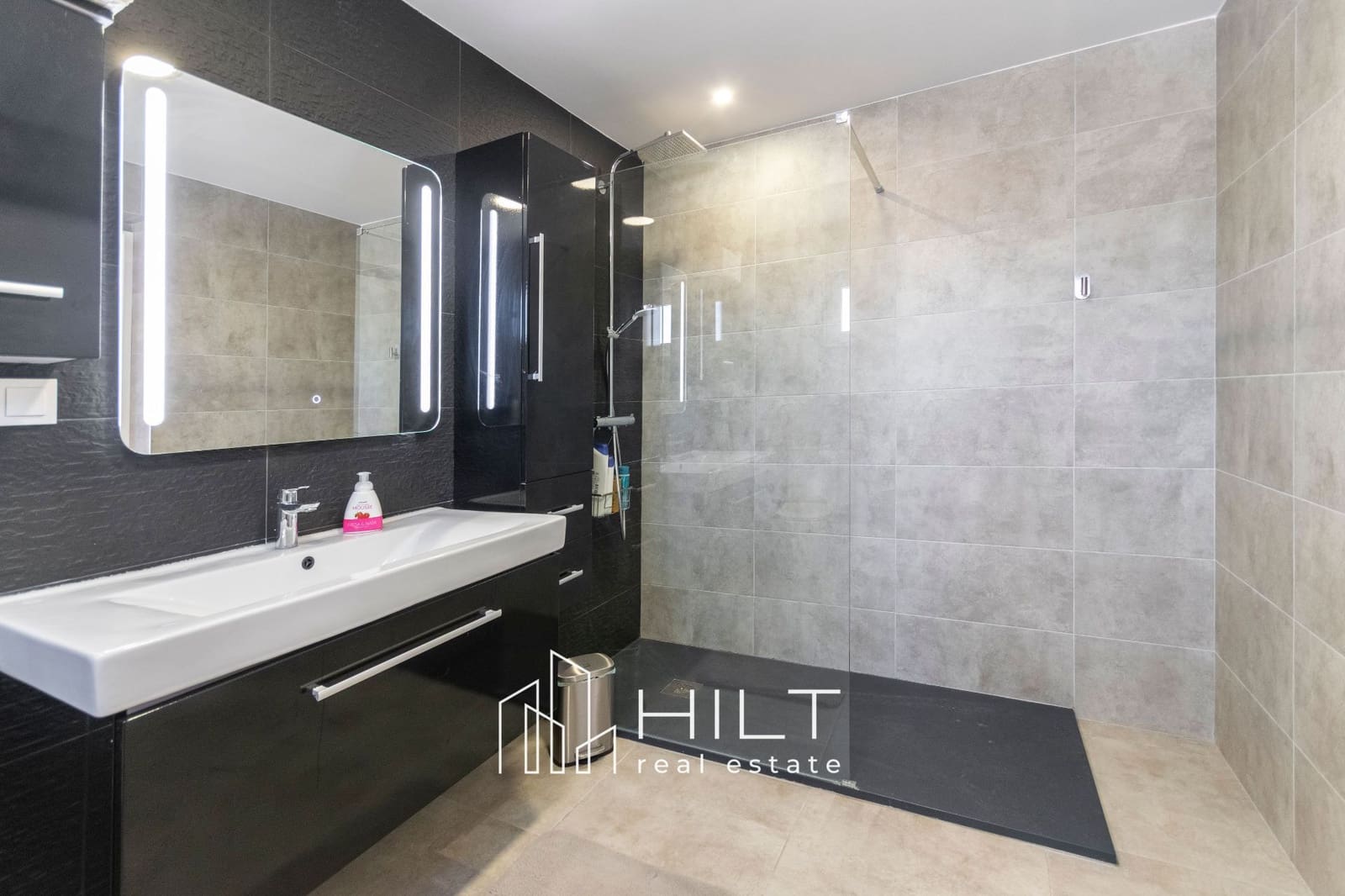 4 bedroom Villa for sale in Torrevieja with pool garage - € 949,999 (Ref: 10008323)