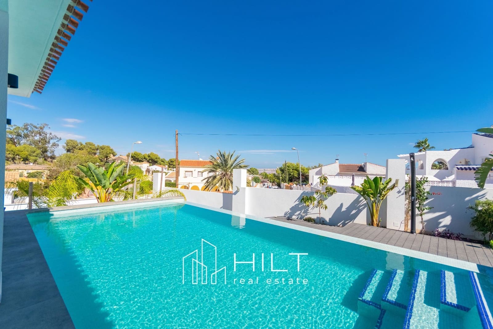 4 bedroom Villa for sale in Torrevieja with pool garage - € 949,999 (Ref: 10008323)