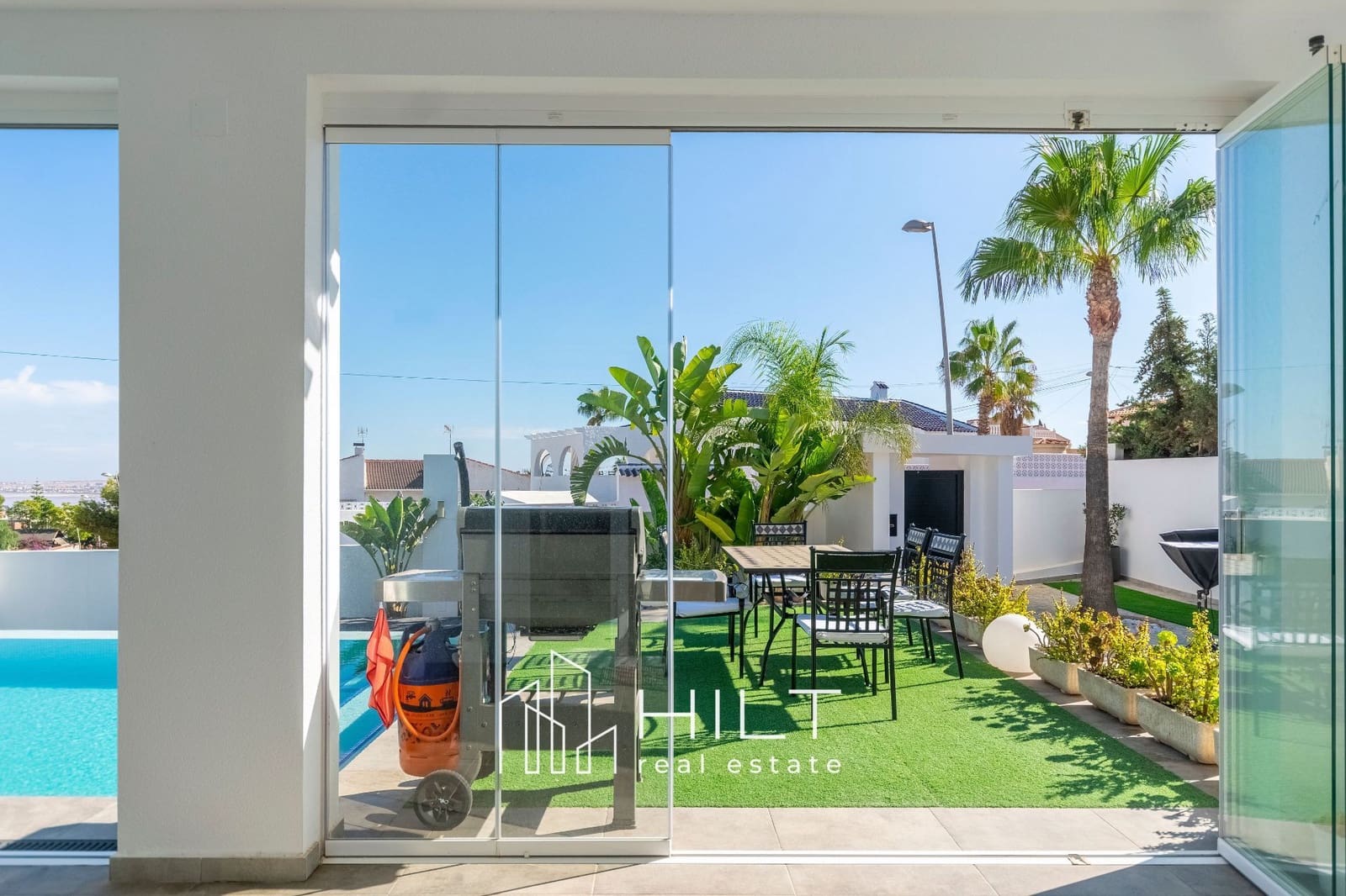 4 bedroom Villa for sale in Torrevieja with pool garage - € 949,999 (Ref: 10008323)