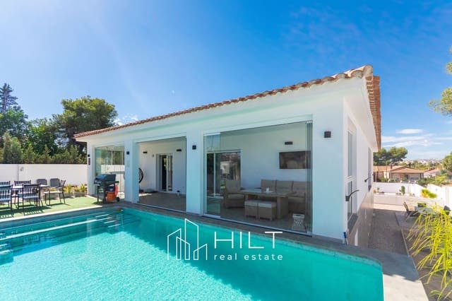 4 bedroom Villa for sale in Torrevieja with pool garage - € 949,999 (Ref: 10008323)