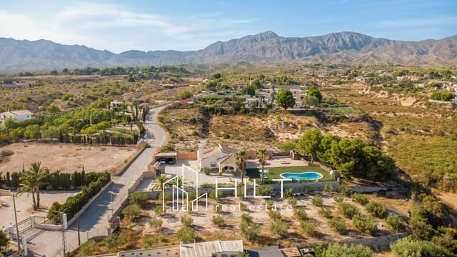 3 sypialnia Willa na sprzedaż w La Murada, Orihuela z basenem garażem - 348 998 € (Ref: 10054683)