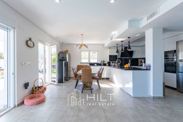 4 Zimmer Villa zu verkaufen in Torrevieja mit Pool Garage - 949.999 € (Ref: 10077641)