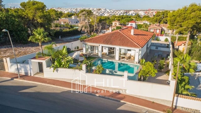 4 Zimmer Villa zu verkaufen in Torrevieja mit Pool Garage - 949.999 € (Ref: 10077641)