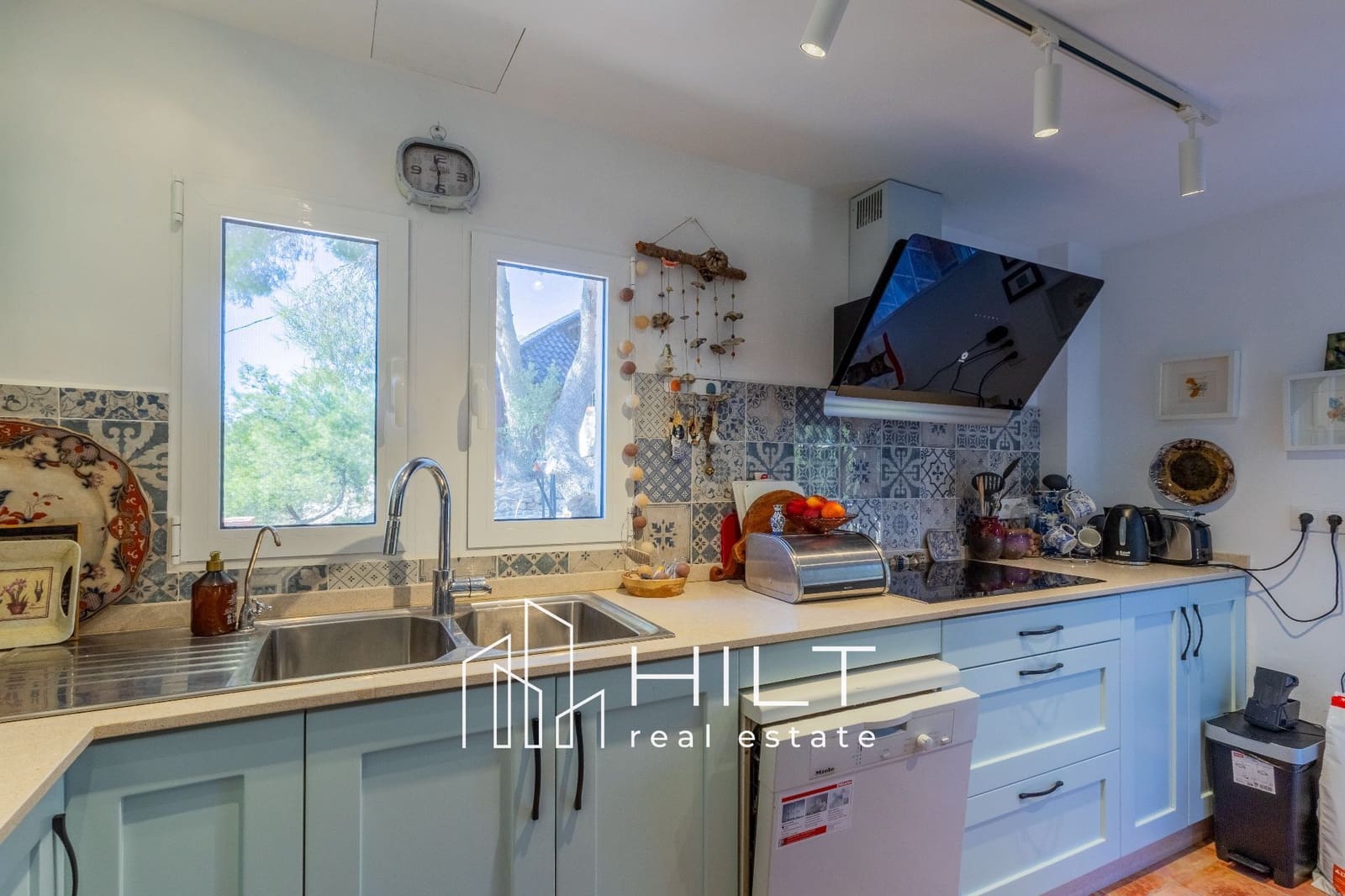 6 sovrum Villa till salu i Sax med pool garage - 538 999 € (Ref: 10118761)