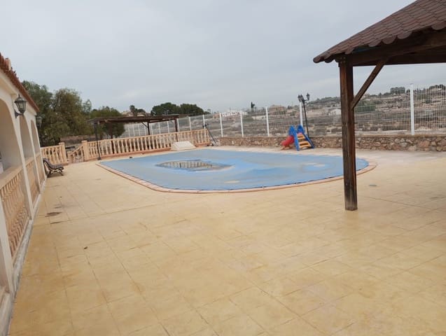 3 makuuhuone Huvila myytävänä paikassa Fortuna mukana uima-altaan 
autotalli - 209 999 € (Ref: 8312954)