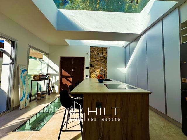 3 makuuhuone Huvila myytävänä paikassa Molina de Segura mukana uima-altaan 
autotalli - 330 000 € (Ref: 8763506)