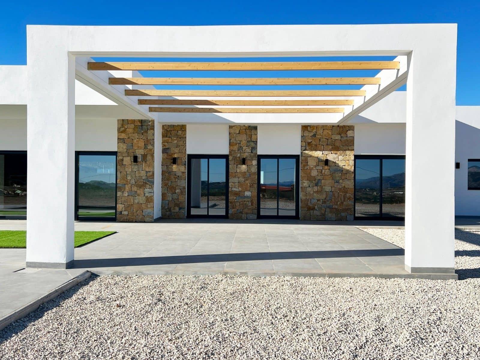 3 bedroom Villa for sale in La Romana with pool - € 470,000 (Ref: 8894420)