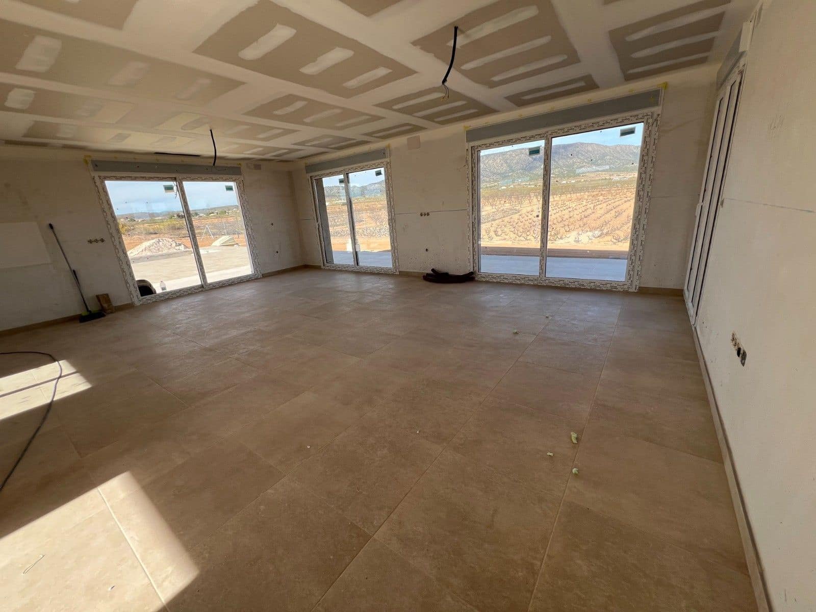 3 bedroom Villa for sale in Pinoso with pool - € 350,000 (Ref: 8894426)