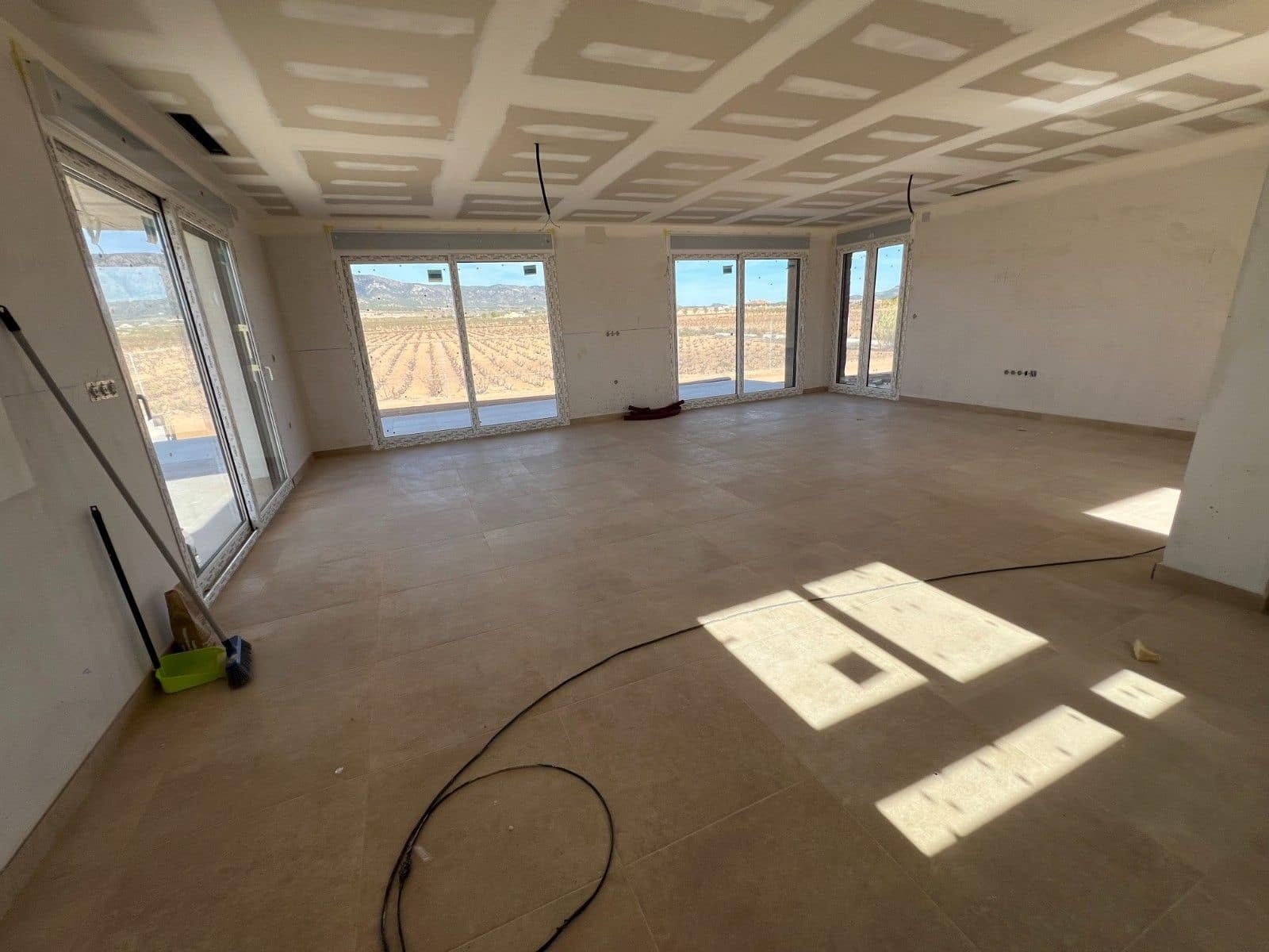 3 bedroom Villa for sale in Pinoso with pool - € 350,000 (Ref: 8894426)