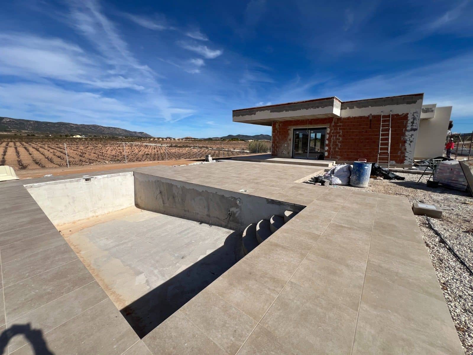 3 bedroom Villa for sale in Pinoso with pool - € 350,000 (Ref: 8894426)