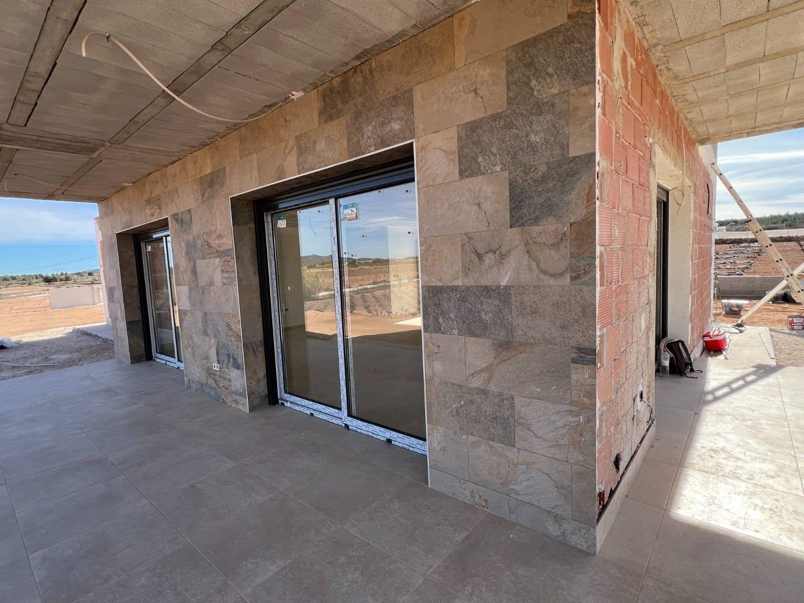 3 bedroom Villa for sale in Pinoso with pool - € 350,000 (Ref: 8894426)