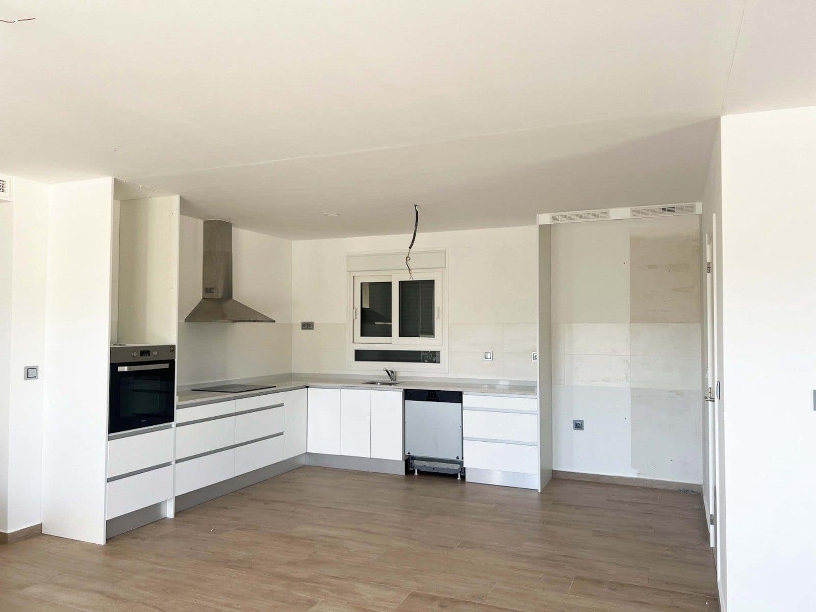 3 bedroom Villa for sale in Pinoso with pool - € 350,000 (Ref: 8894426)