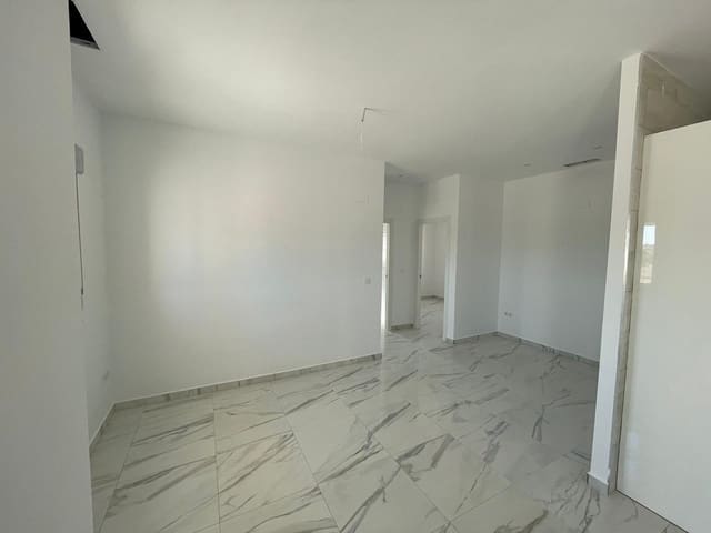 Chalet de 6 habitaciones en Pinoso en venta con piscina garaje - 611.000 € (Ref: 8894433)