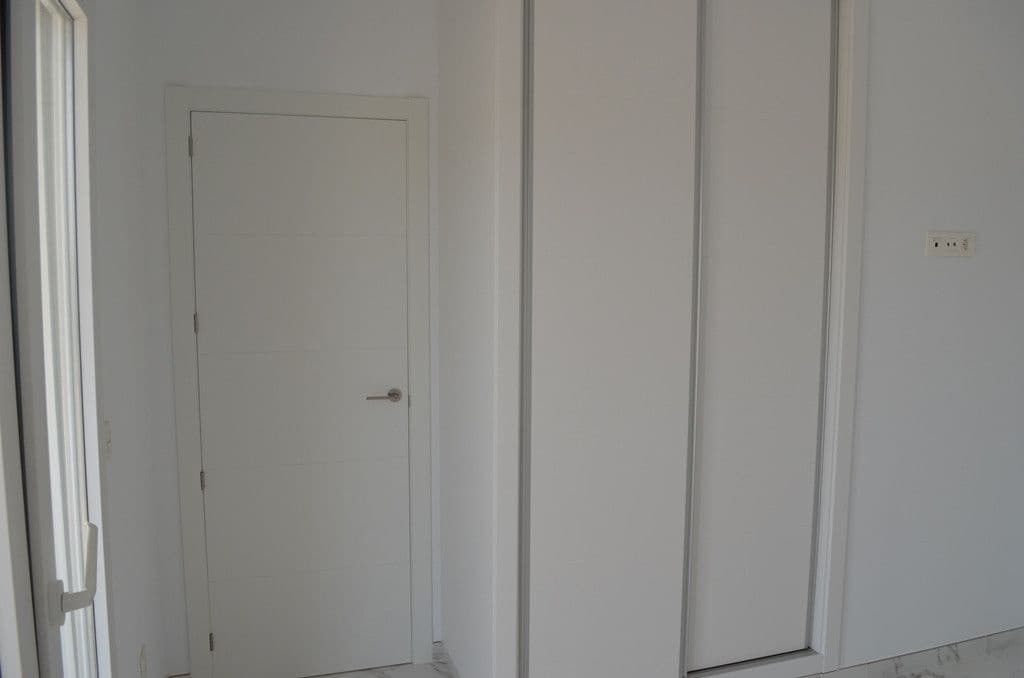 Chalet de 4 habitaciones en Pinoso en venta con piscina garaje - 505.000 € (Ref: 8894435)