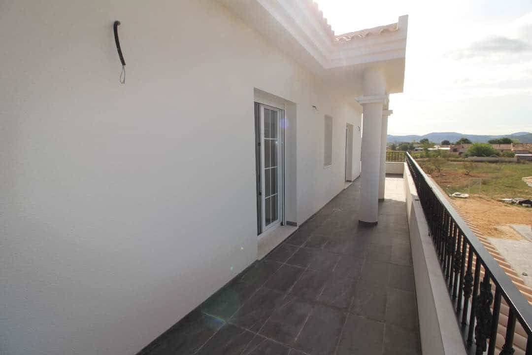 3 bedroom Villa for sale in Pinoso with pool garage - € 449,000 (Ref: 8894436)