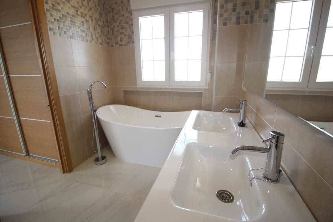 3 sypialnia Willa na sprzedaż w Pinoso z basenem garażem - 449 000 € (Ref: 8894436)