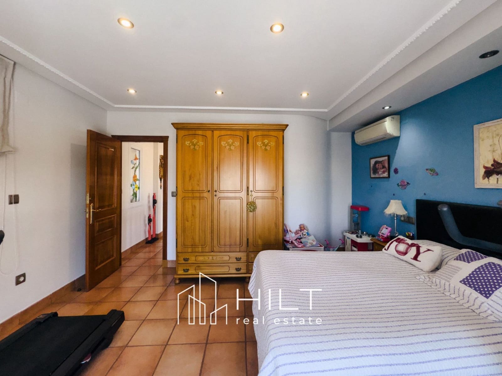 6 bedroom Villa for sale in Bigastro with garage - € 499,999 (Ref: 9165522)