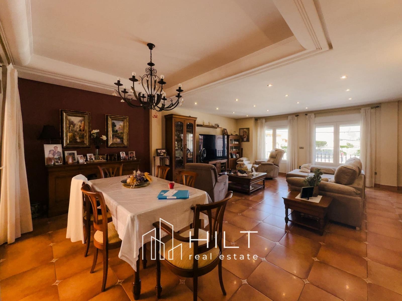 6 bedroom Villa for sale in Bigastro with garage - € 499,999 (Ref: 9165522)