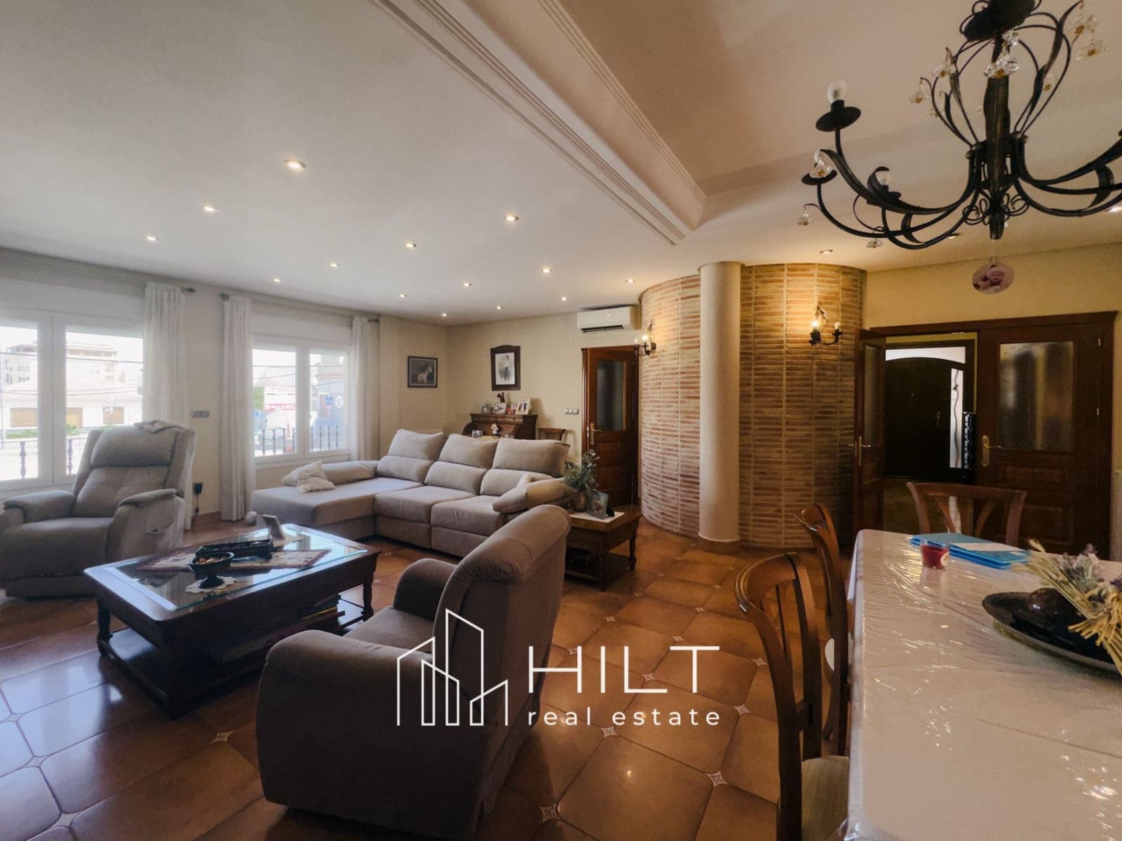 6 bedroom Villa for sale in Bigastro with garage - € 499,999 (Ref: 9165522)