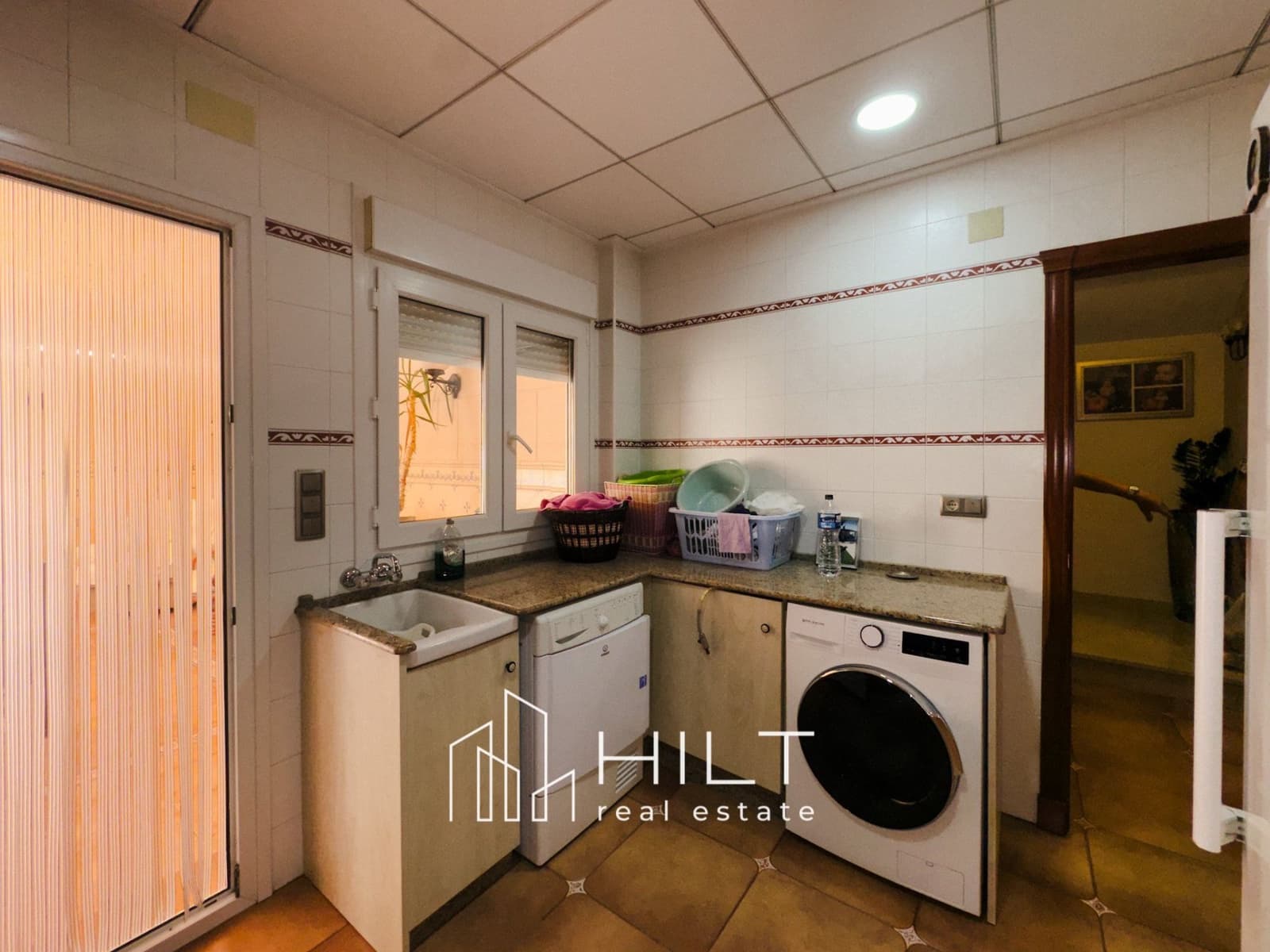 6 bedroom Villa for sale in Bigastro with garage - € 499,999 (Ref: 9165522)