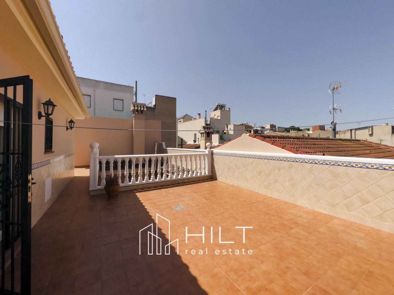 6 bedroom Villa for sale in Bigastro with garage - € 499,999 (Ref: 9165522)