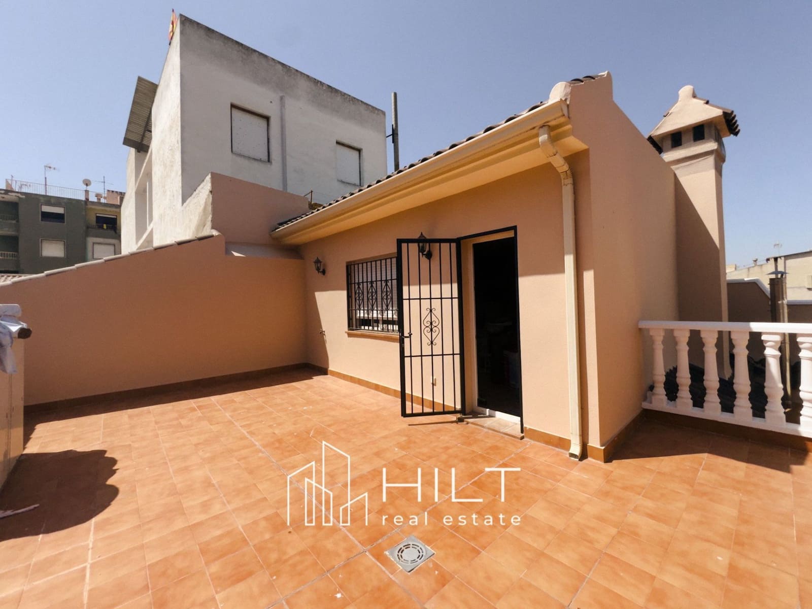 6 bedroom Villa for sale in Bigastro with garage - € 499,999 (Ref: 9165522)