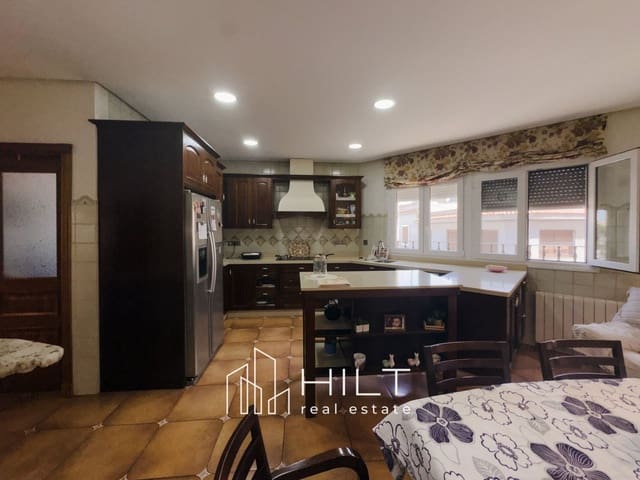 6 bedroom Villa for sale in Bigastro with garage - € 499,999 (Ref: 9165522)