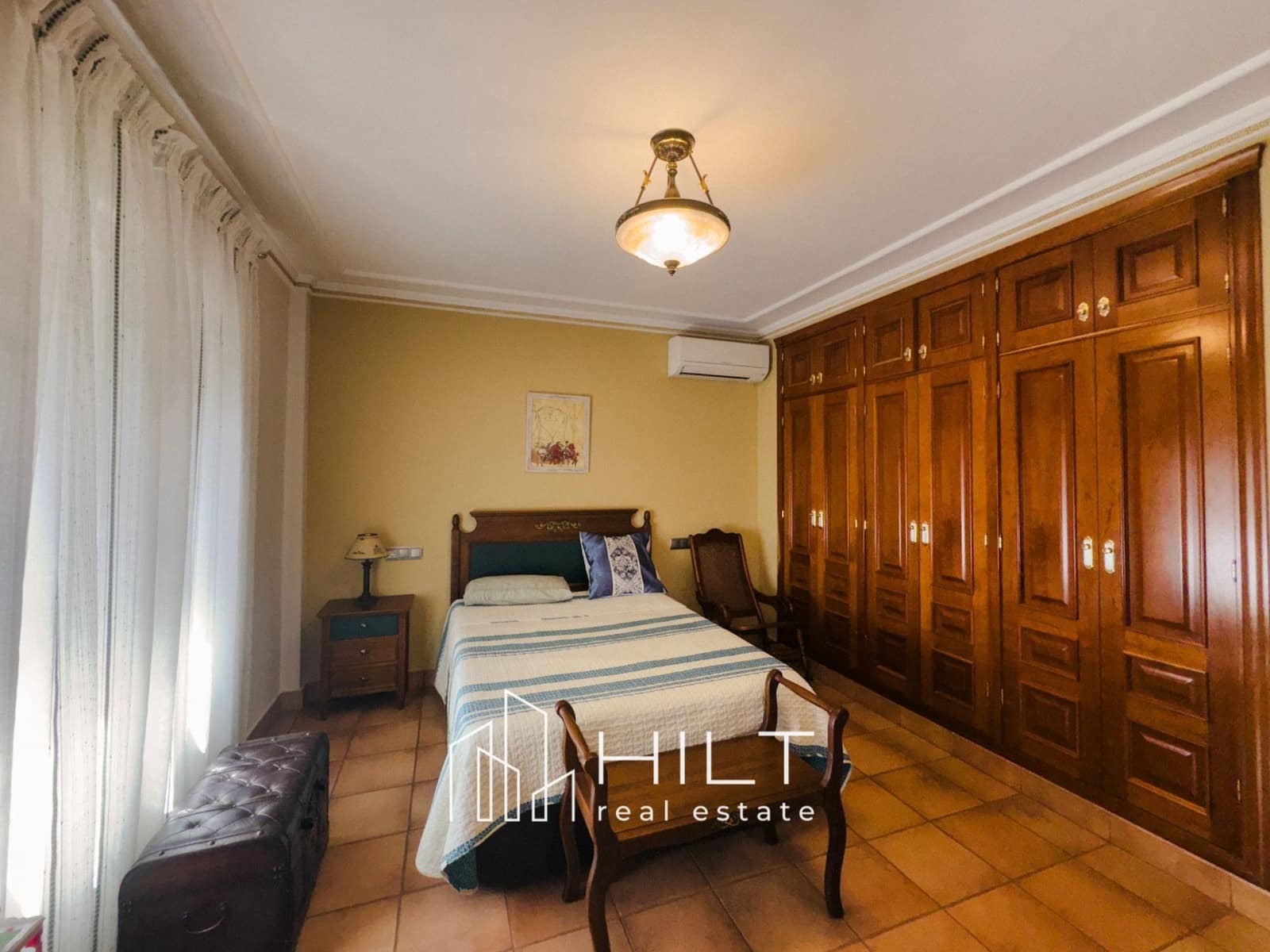 6 bedroom Villa for sale in Bigastro with garage - € 499,999 (Ref: 9165522)