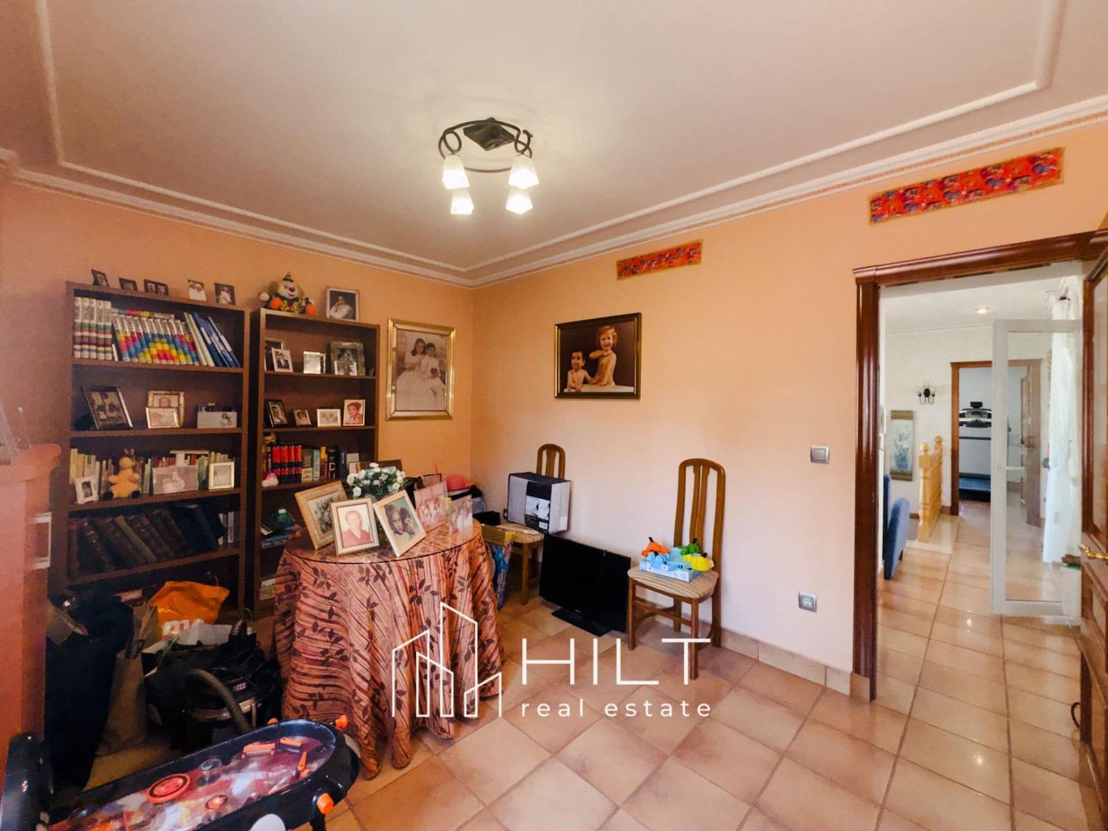 6 bedroom Villa for sale in Bigastro with garage - € 499,999 (Ref: 9165522)