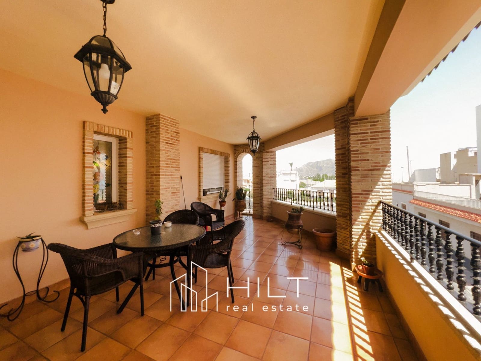 6 bedroom Villa for sale in Bigastro with garage - € 499,999 (Ref: 9165522)