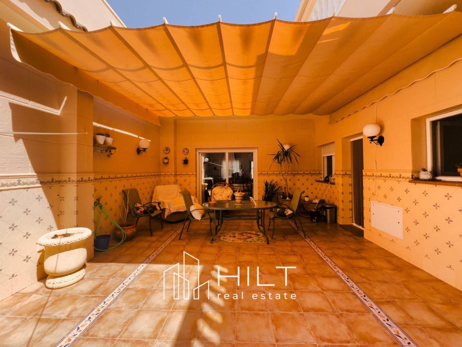 6 bedroom Villa for sale in Bigastro with garage - € 499,999 (Ref: 9165522)