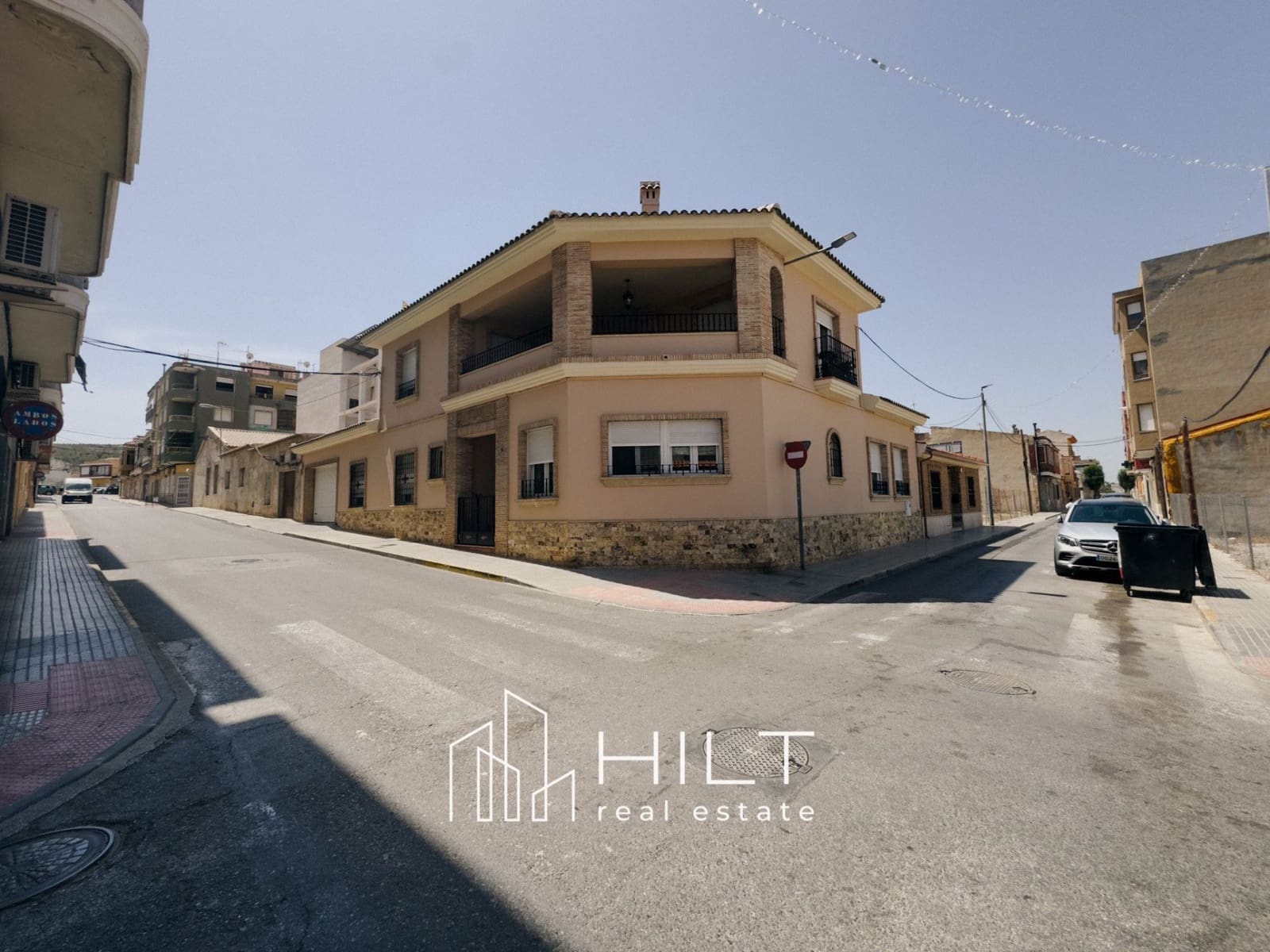 6 bedroom Villa for sale in Bigastro with garage - € 499,999 (Ref: 9165522)