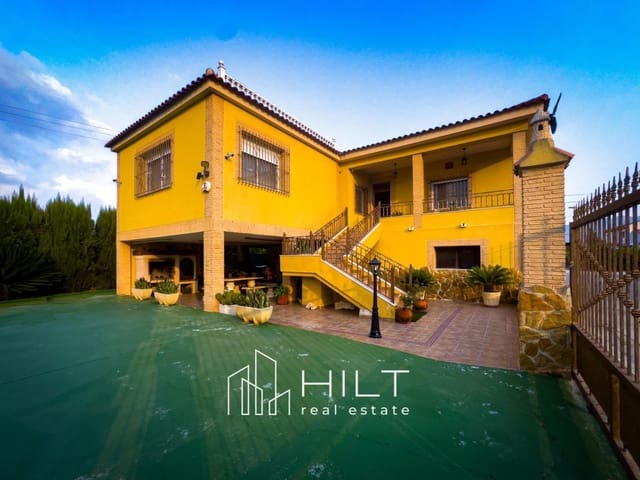 4 sovrum Villa till salu i Orihuela med garage - 299 999 € (Ref: 9193548)