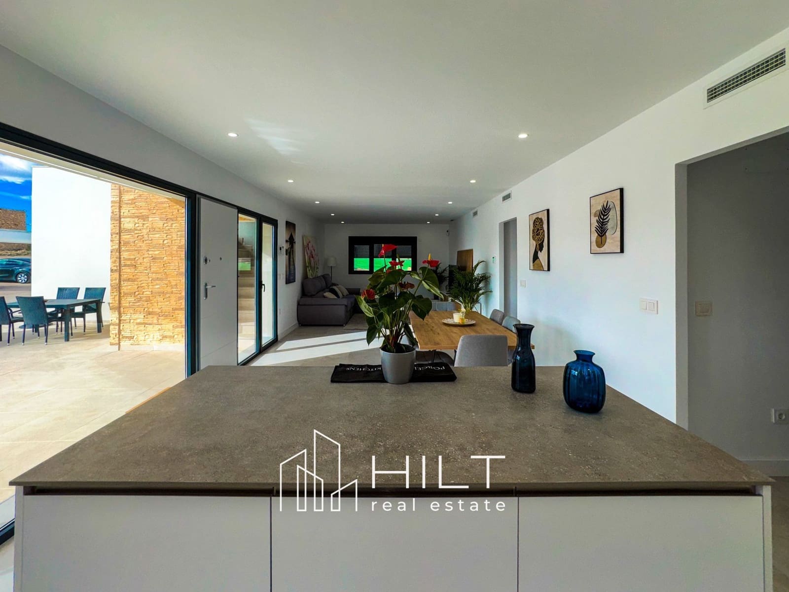 3 soveværelse Villa til salg i La Pinilla med swimmingpool garage - € 244.599 (Ref: 9200294)