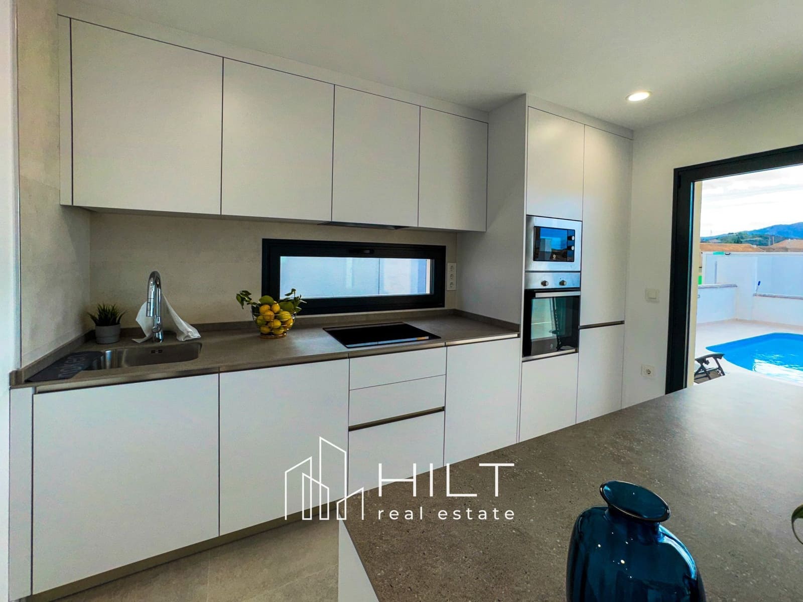 3 soveværelse Villa til salg i La Pinilla med swimmingpool garage - € 244.599 (Ref: 9200294)