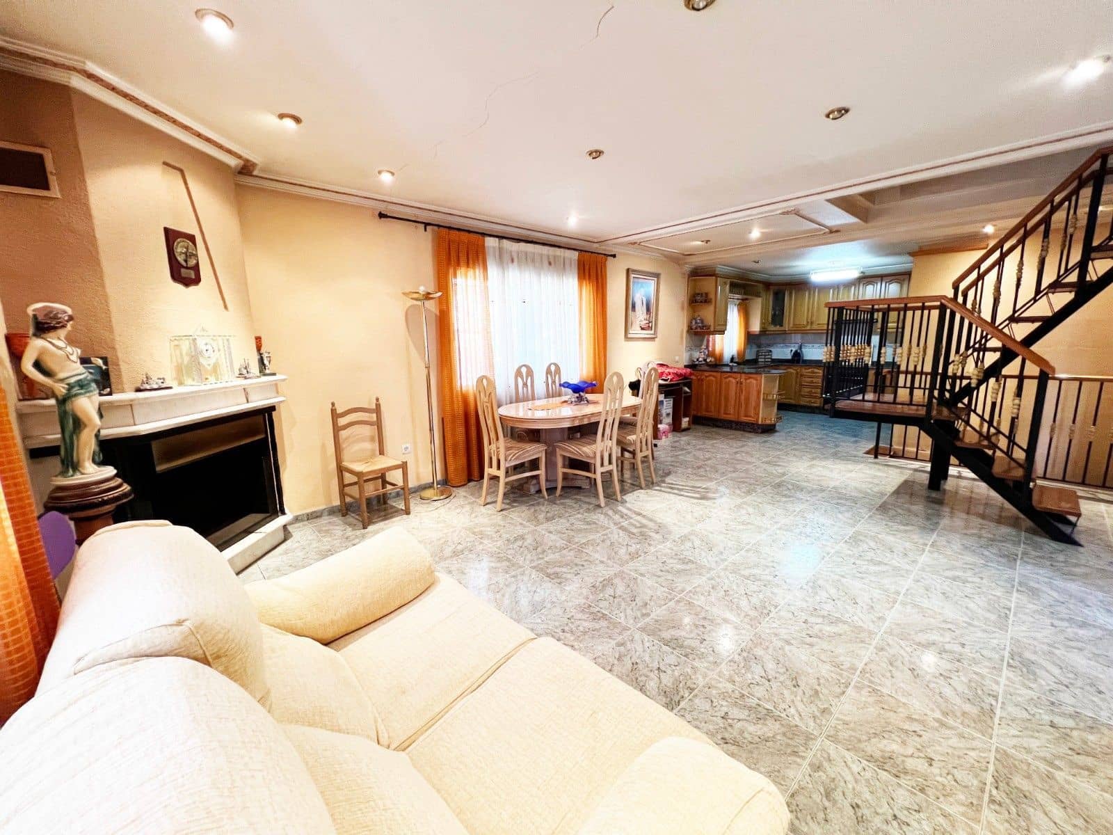 4 slaapkamer Villa te koop in La Romana met zwembad - € 320.000 (Ref: 9269199)