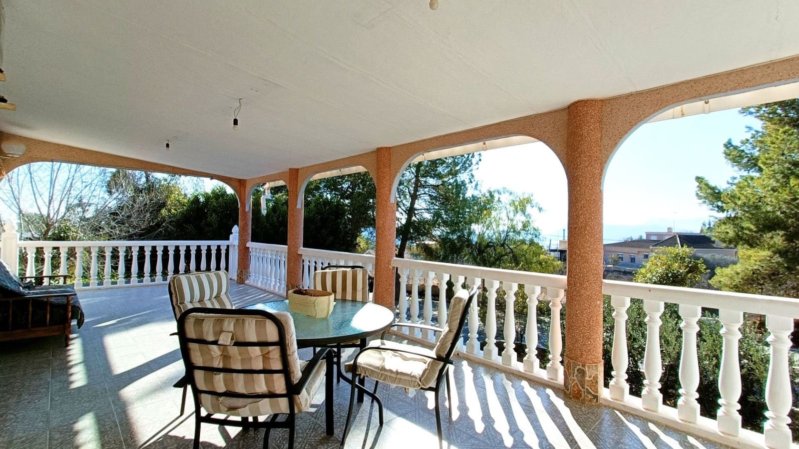 4 bedroom Villa for sale in La Romana with pool - € 320,000 (Ref: 9269199)