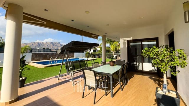 4 sovrum Villa till salu i Orihuela med pool garage - 429 999 € (Ref: 9321526)