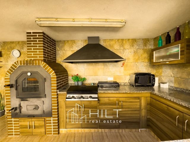 4 sovrum Villa till salu i Orihuela med pool garage - 429 999 € (Ref: 9321526)