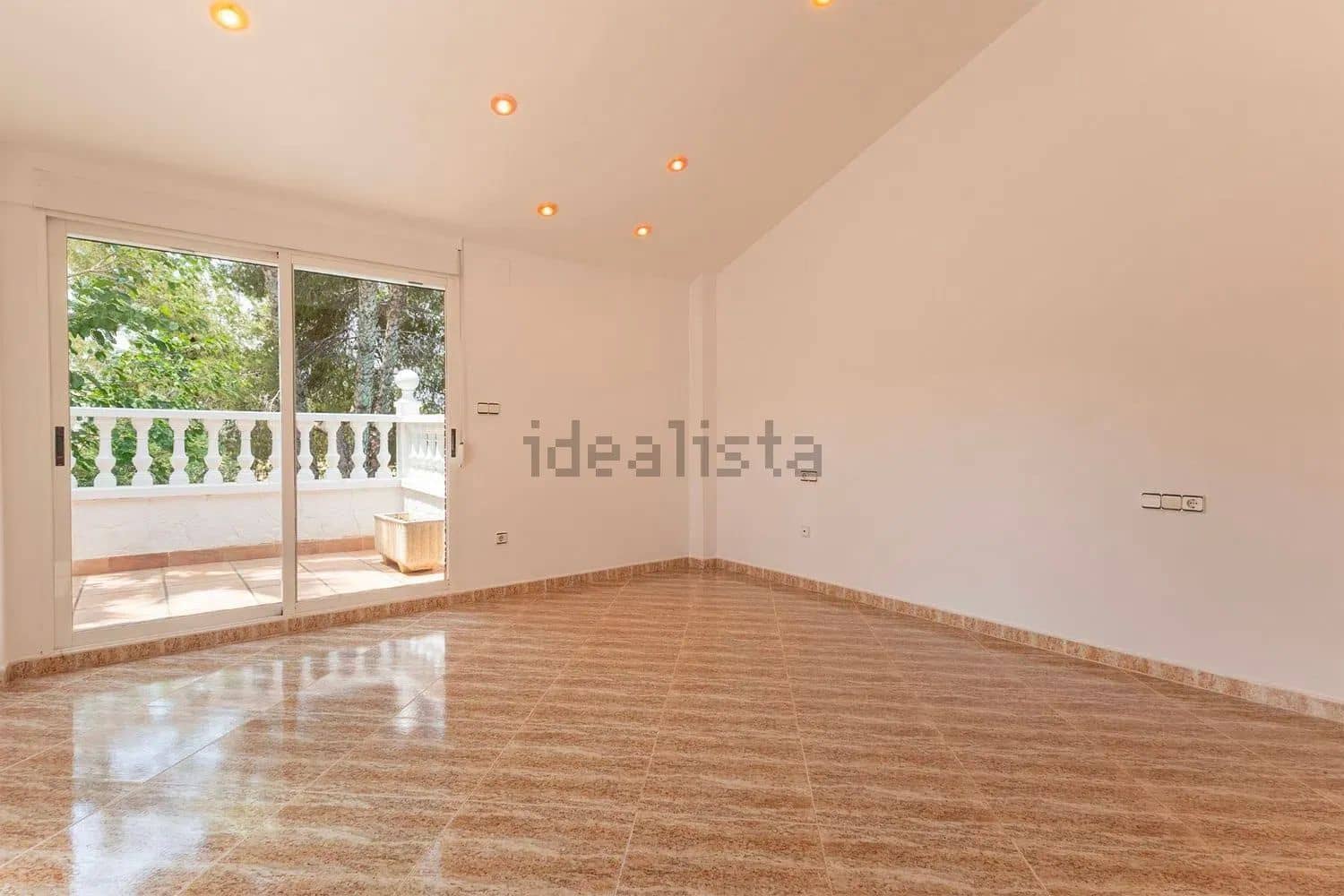 5 bedroom Villa for sale in Orihuela with pool garage - € 369,999 (Ref: 9346890)