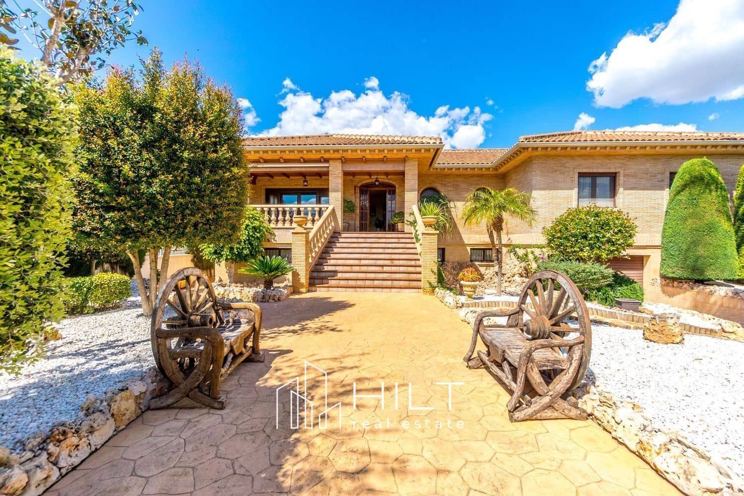 5 bedroom Villa for sale in Orihuela with pool garage - € 649,999 (Ref: 9366991)