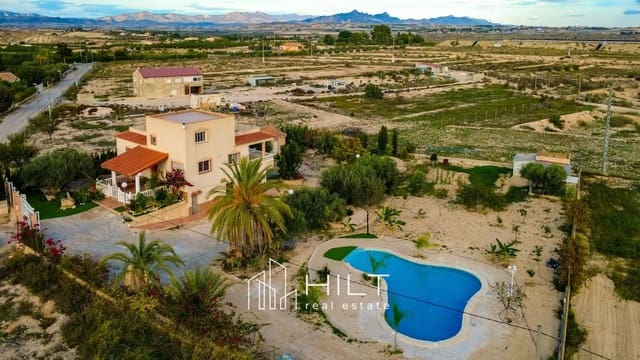 5 makuuhuone Huvila myytävänä paikassa Fortuna mukana uima-altaan 
autotalli - 314 999 € (Ref: 9378769)