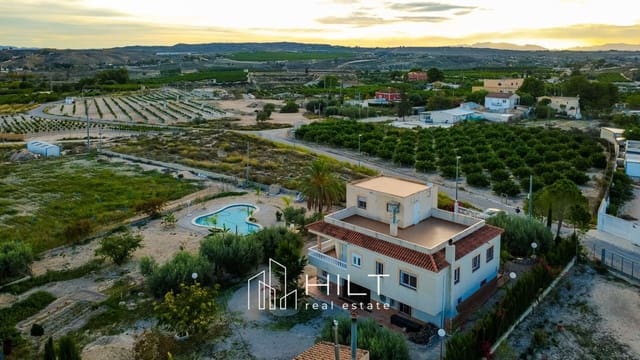 5 makuuhuone Huvila myytävänä paikassa Fortuna mukana uima-altaan 
autotalli - 314 999 € (Ref: 9378769)